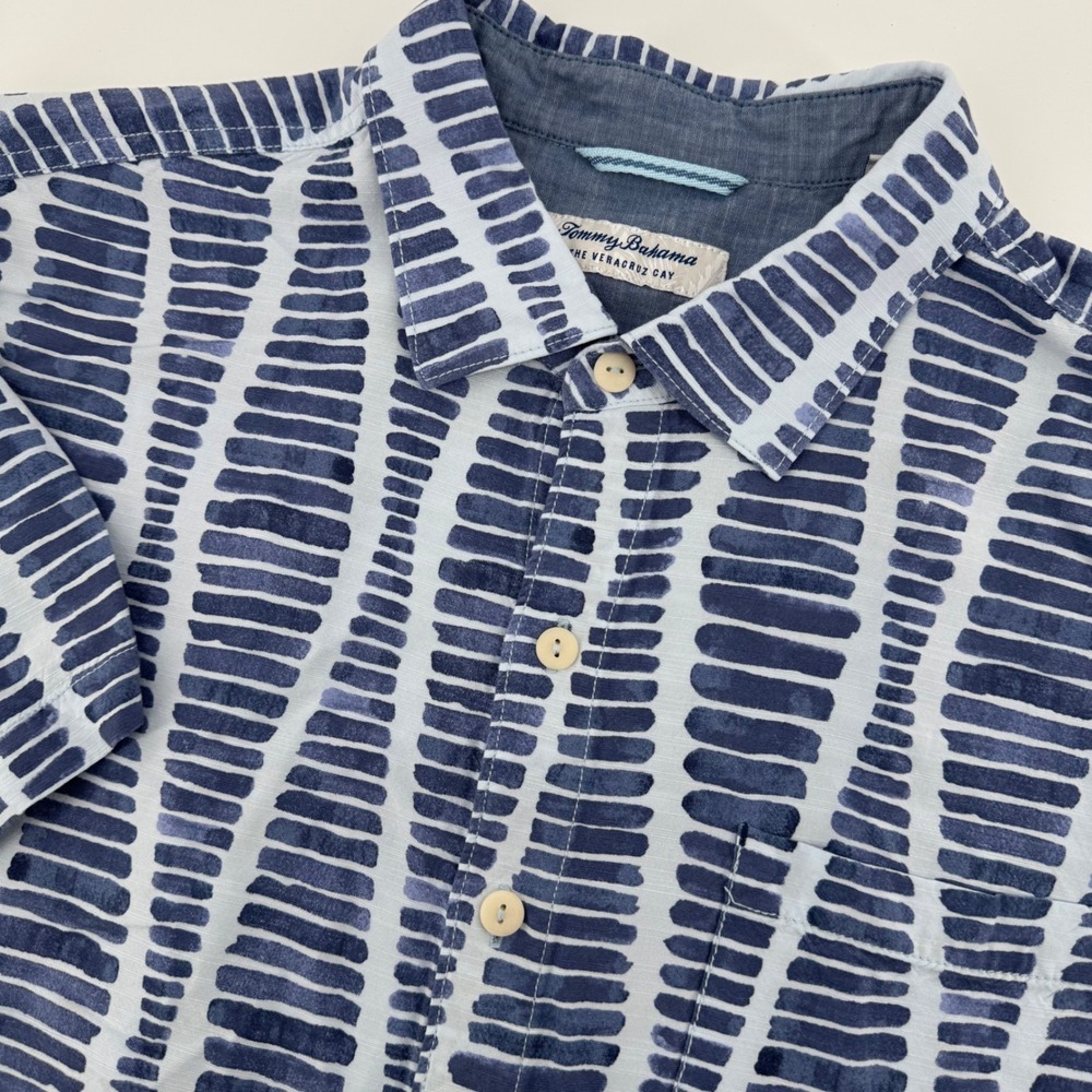 Tommy Bahama‎ Veracruz Cay Mens Large Blue Wave Ripple Short Sleeve Camp Shirt